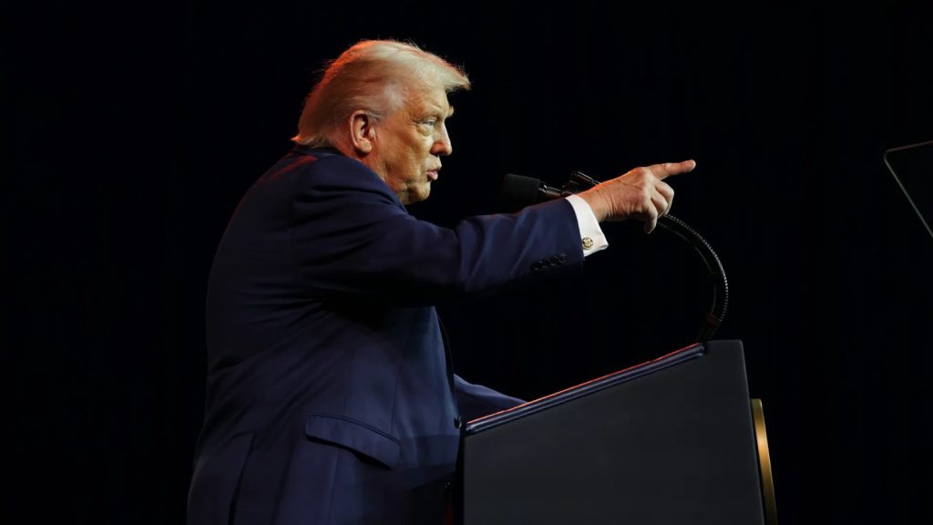 ترامب يدعو كوبا للاستسلام: “تفاوضوا قبل فوات الأوان”