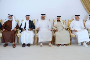 مكتوم بن محمد يقدّم واجب العزاء في وفاة محمد بن الشيخ جمعة المنصوري