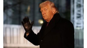 ترامب يشكك في «الاحتباس الحراري» مع اجتياح عاصفة ثلجية الولايات المتحدة