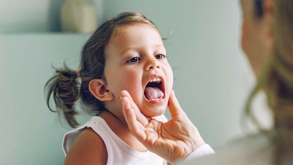 مرآة لصحة الجسم بأكمله.. انتبه إلى تغيّرات لون اللسان وشكله