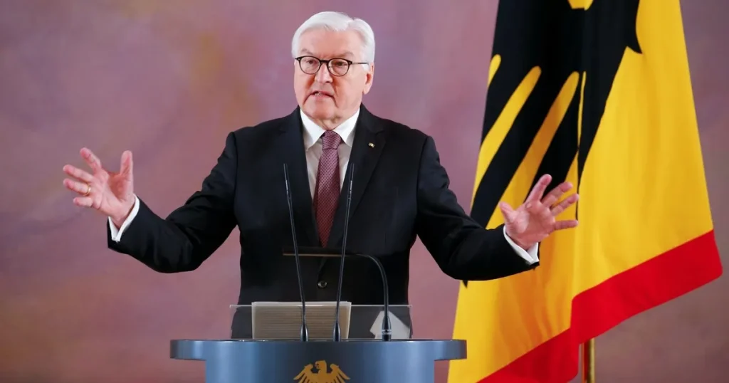 الرئيس الألماني: أميركا تدمر النظام العالمي