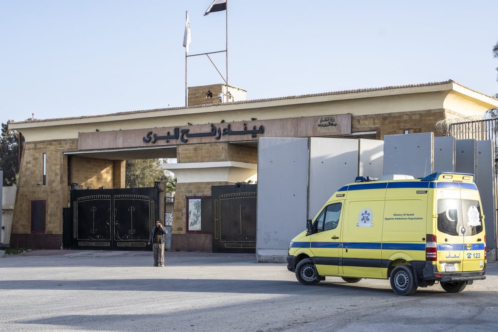 إعادة فتح معبر رفح جزئياً