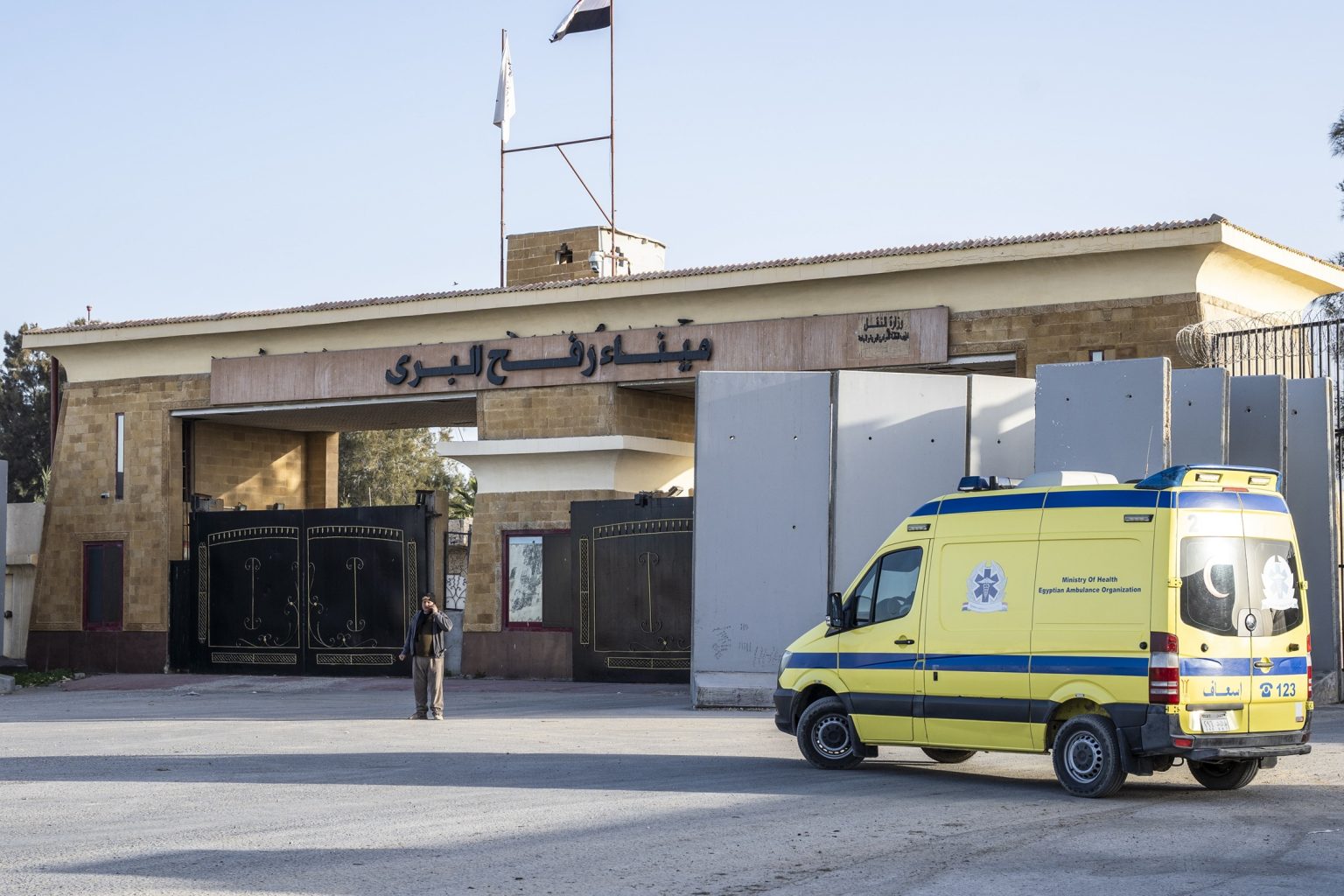 إعادة فتح معبر رفح جزئياً