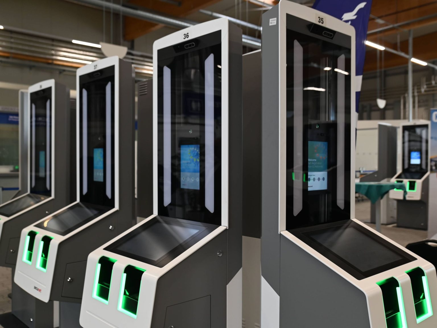 تأجيل تطبيق نظام الدخول والخروج البيومتري بمطارات وموانىء أوروبا بسبب الفوضى