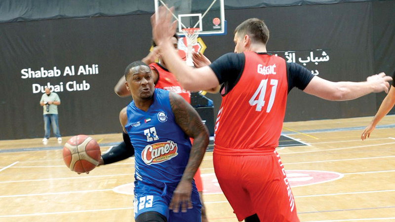 هاريس وسلطان يقودان النصر إلى نهائي دوري السلة